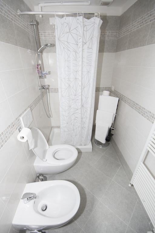 La Casa Di Tina Apartment โคลอนเนลลา ห้อง รูปภาพ