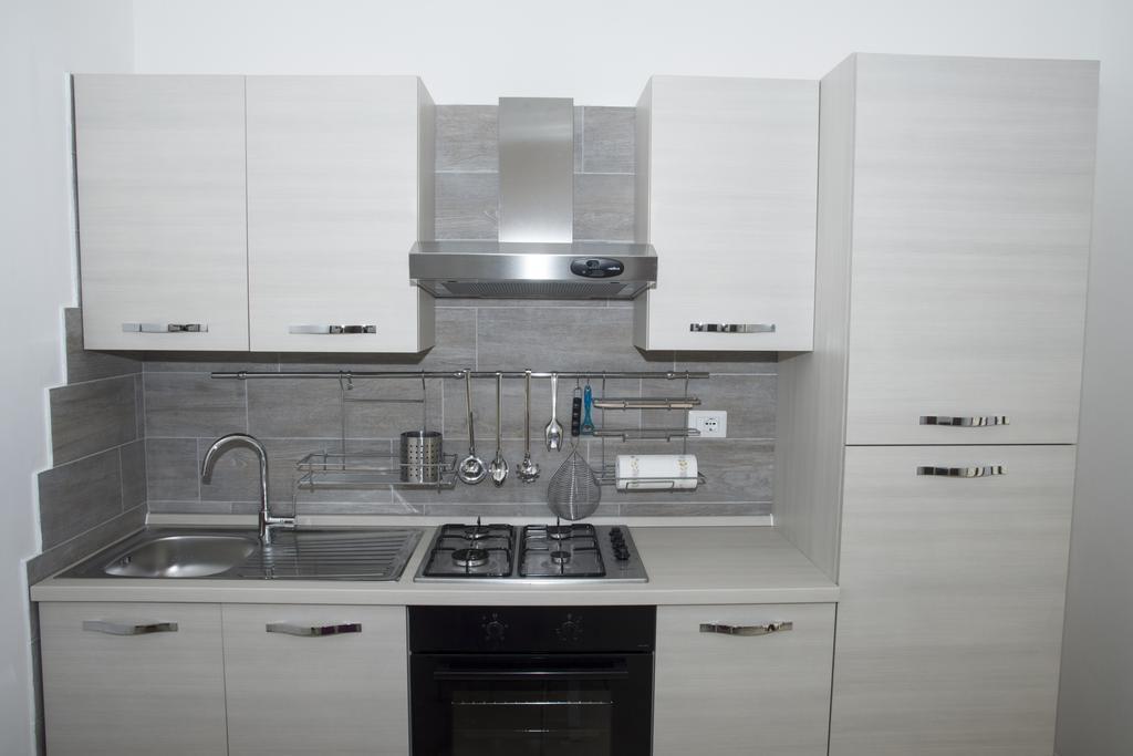 La Casa Di Tina Apartment โคลอนเนลลา ห้อง รูปภาพ