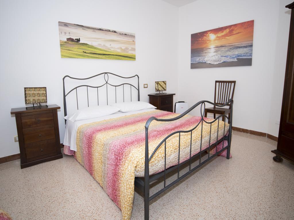 La Casa Di Tina Apartment โคลอนเนลลา ห้อง รูปภาพ